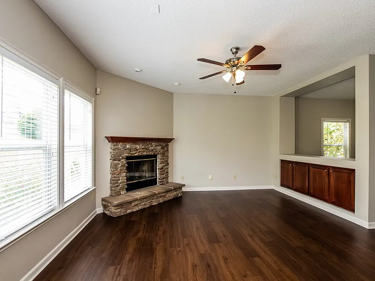 719 Capstone Ave — Photo 5
