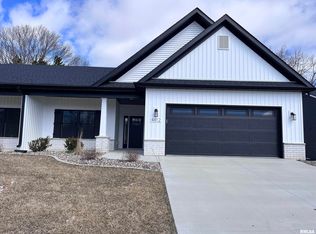 4412 Chestnut Dr, Bettendorf, IA 52722