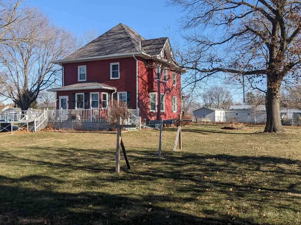 227 Elm St, Adair, IL 61411