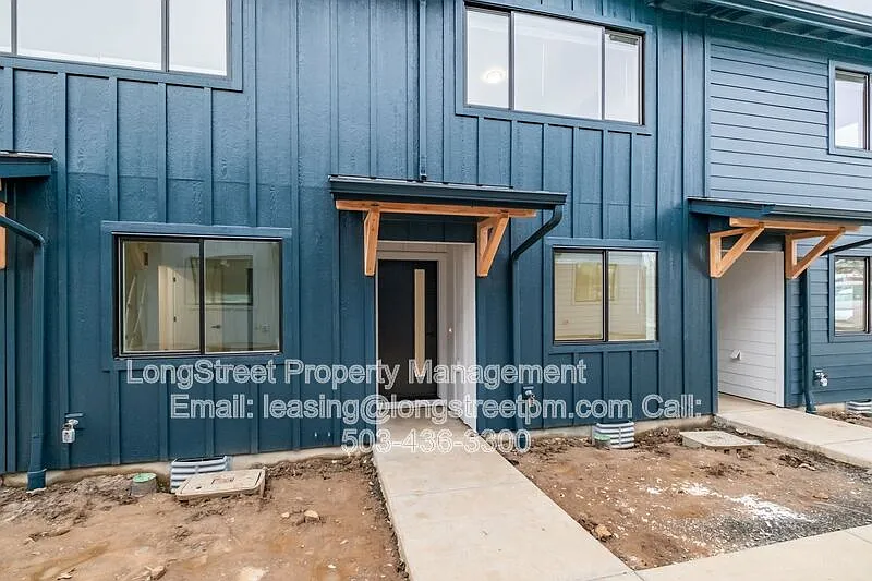 4 bed, 2.0 bath, 1413 sqft, $2,695 — Photo 2