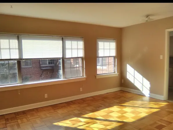 2201 Cherokee Pkwy APT C5, Louisville, KY 40204