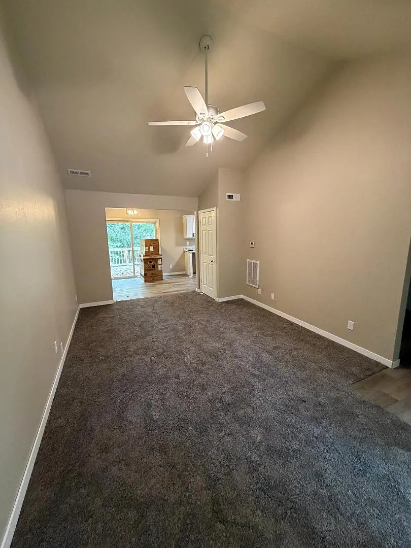 409 Hutton Dr - A — Photo 3