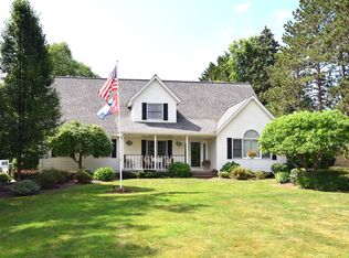 2634 Bates Ln, Willoughby, OH 44094