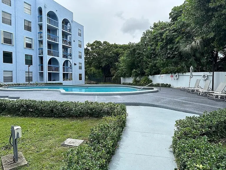 9460 Fontainebleau Blvd #129 — Photo 13