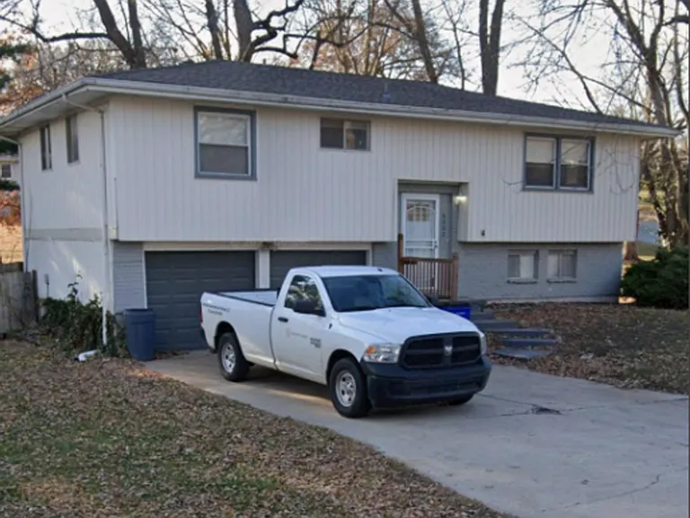 6002 N Euclid Ave — Photo 1