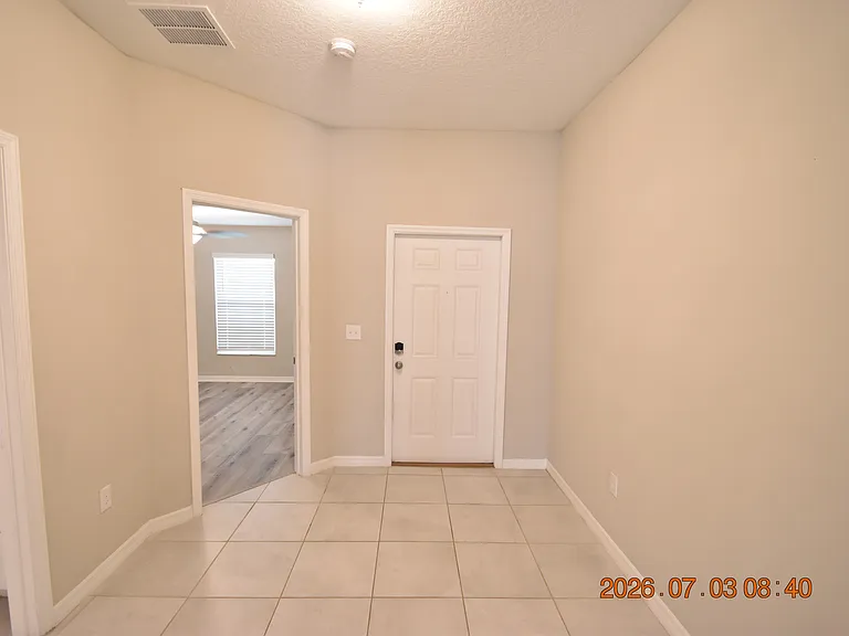 3507 N Maryland Ave — Photo 5