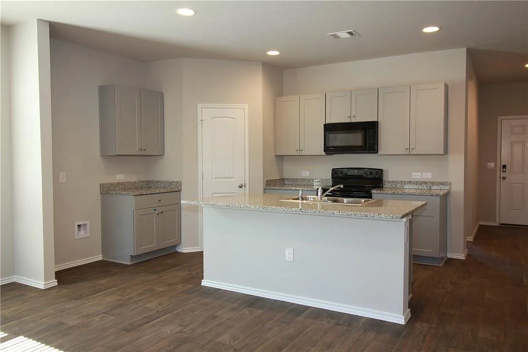 Building Photo - 13004 Brahmin Dr