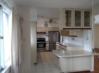 704 Indian Hill Rd, Deerfield, IL 60015