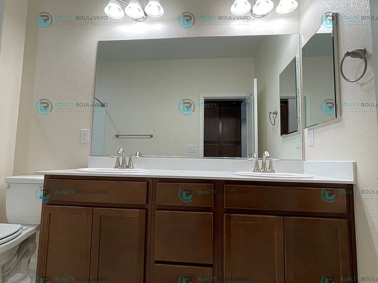 1017 Middle Gate Rd — Photo 36