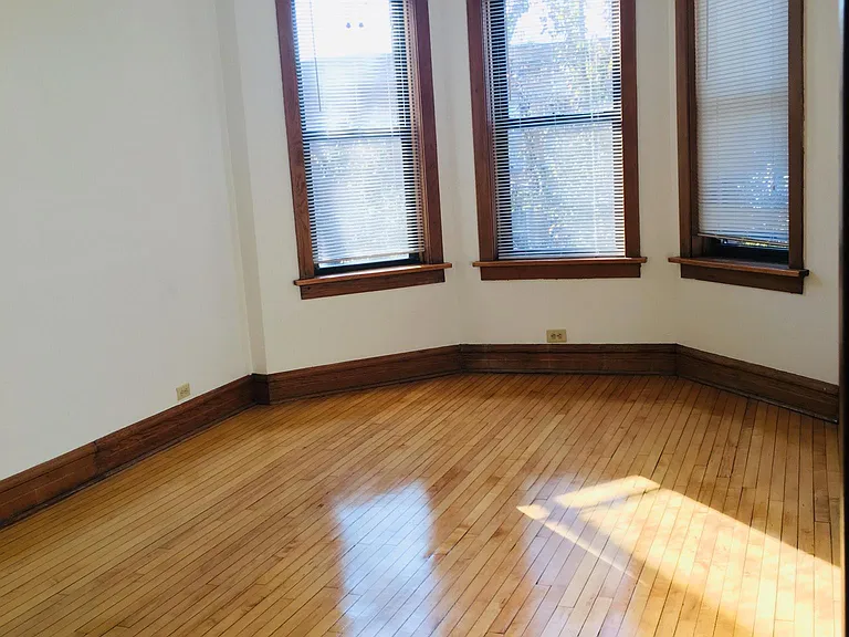 3233 S Union Ave #2 — Photo 4