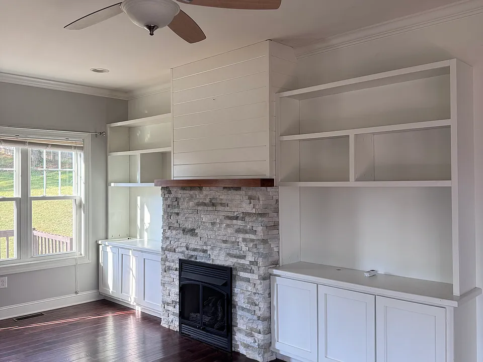433 Summers St NE