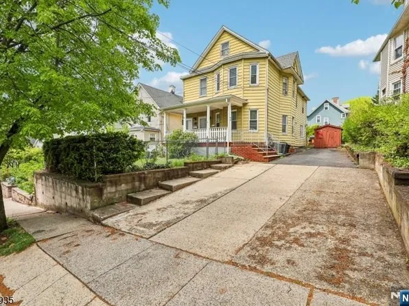 52 Preston St, Ridgefield Park, NJ 07660