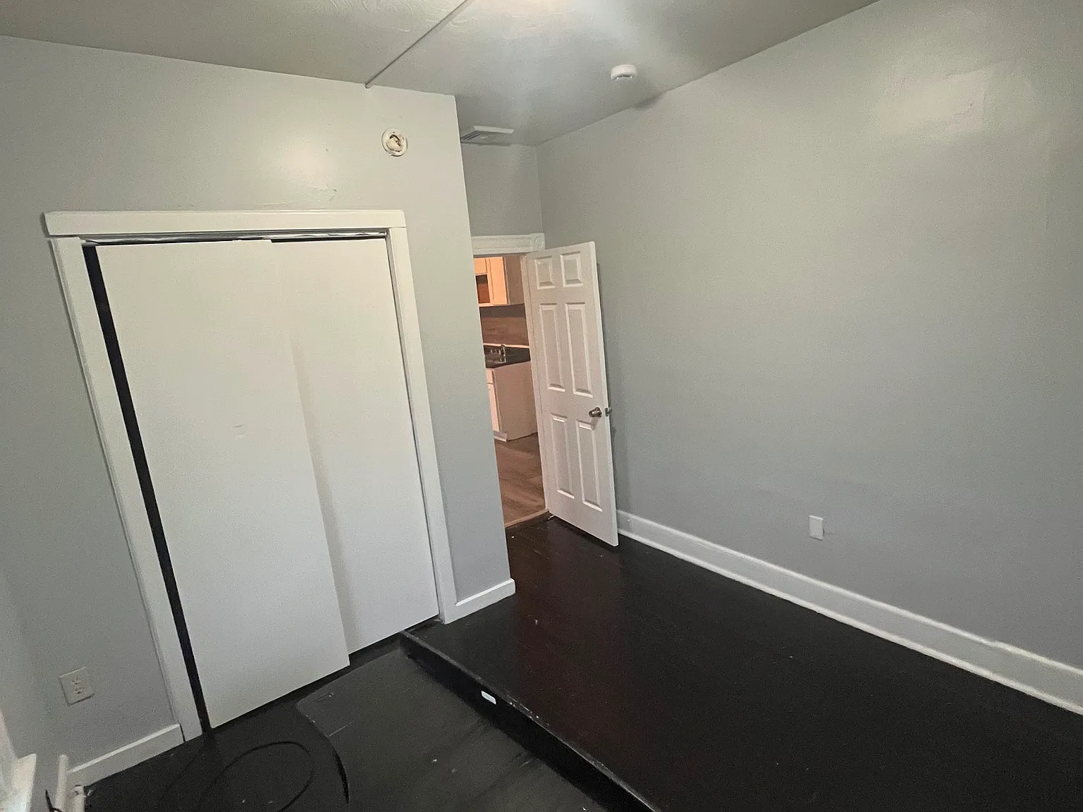 2 bed, 1000 sqft, $1,500 — Photo 4