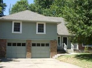 704 SW Murray Rd, Lees Summit, MO 64081