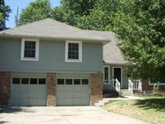 704 SW Murray Rd, Lees Summit, MO 64081
