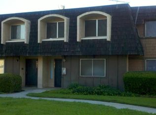 10586 White Oak Dr, Riverside, CA 92505