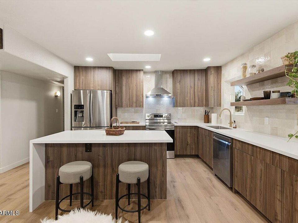 1st image of 1708 W SUNNYSLOPE Lane
