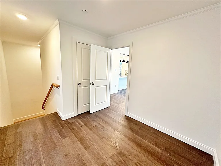 33 Leyden St #6 — Photo 15