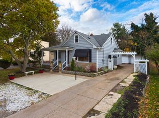 3341 Columbia Rd, North Olmsted, OH 44070