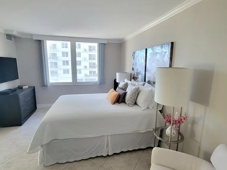 3221 S Ocean Blvd #207 — Photo 44