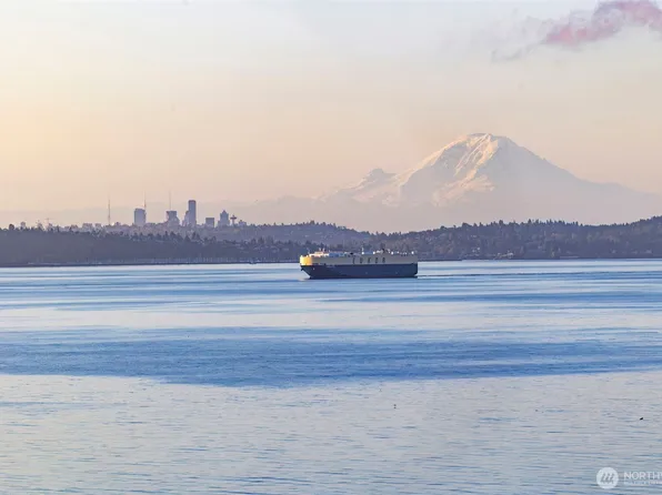 21106 President Point Road NE, Kingston, WA 98346