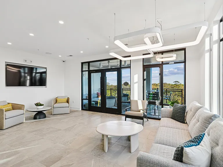 Link Apartments Calyx — Photo 32