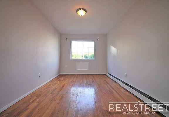 5th image of 319 Winthrop St #3