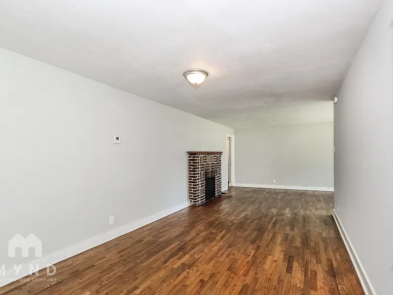 1222 Eastern Valley Rd — Photo 11