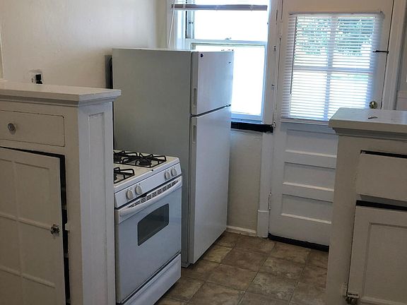 5th image of 1022 Art Hill Pl APT 2S