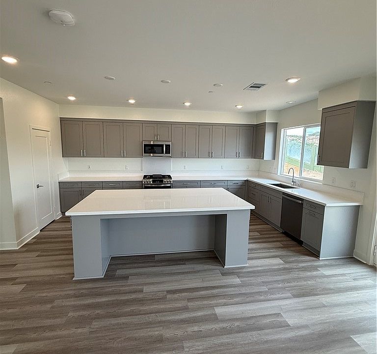 2nd image of 6470 Marblebrook Ave