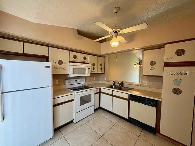 3204 Cranes Nest Ln — Photo 4