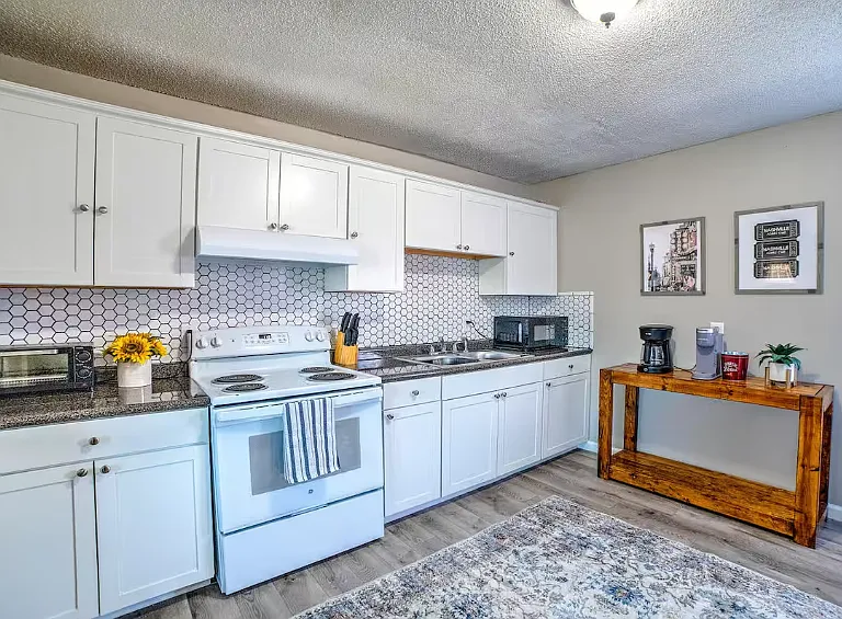 2417 Glenrose Ave #A — Photo 4