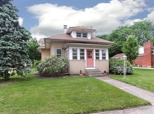 342 Perry St, Elgin, IL 60123