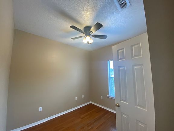 5th image of 13586 Laurel Oaks Ln
