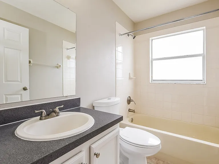 4616 Falcon Ave — Photo 15