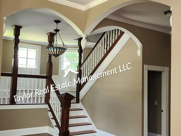 1100 N Montgomery Ave — Photo 10