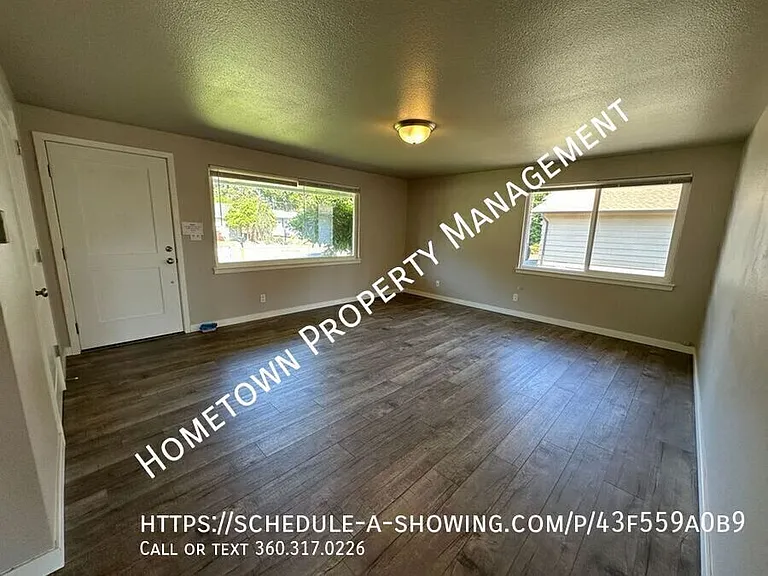 1720 Lake Park Dr SW — Photo 2