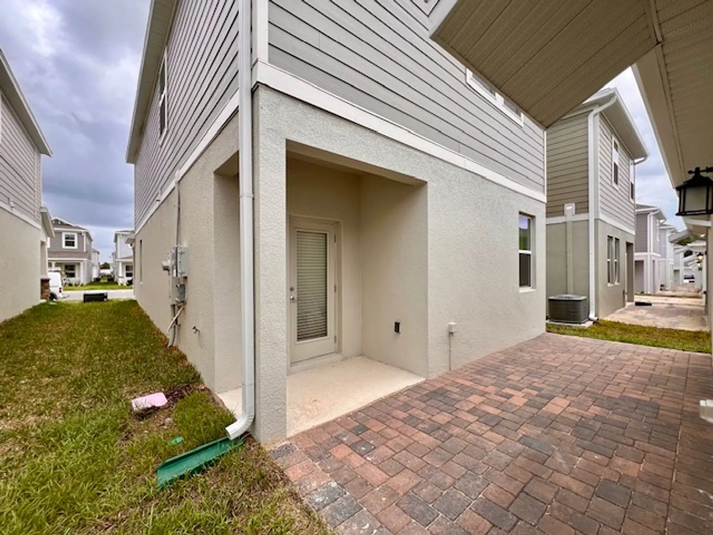 4-Bedroom, 3 Bath Two Story Single Family in Apopka, FL | Community Pool | Two Car Garage — Photo 3