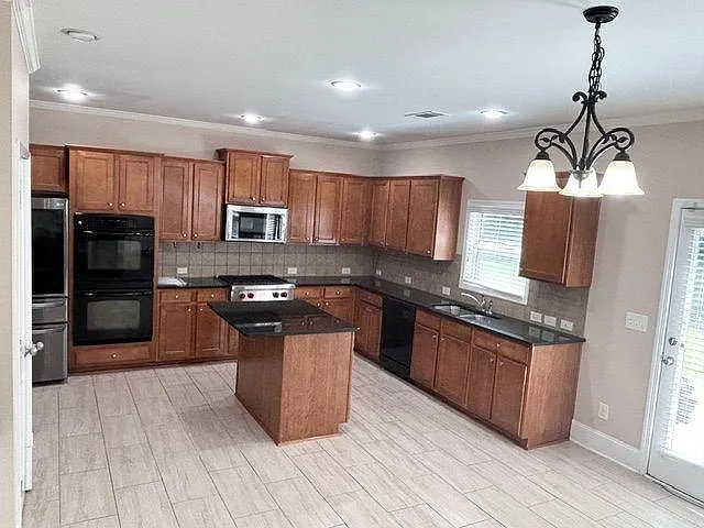 308 Fieldhouse Cir SW — Photo 14