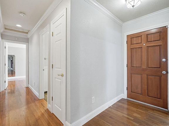 5th image of 2313 Jasmin Ave