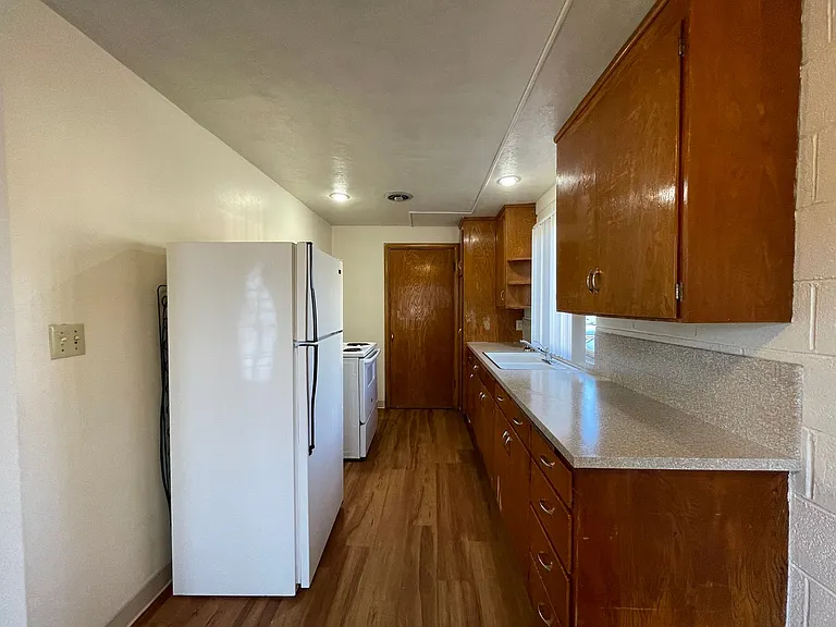 1570pe — Photo 7