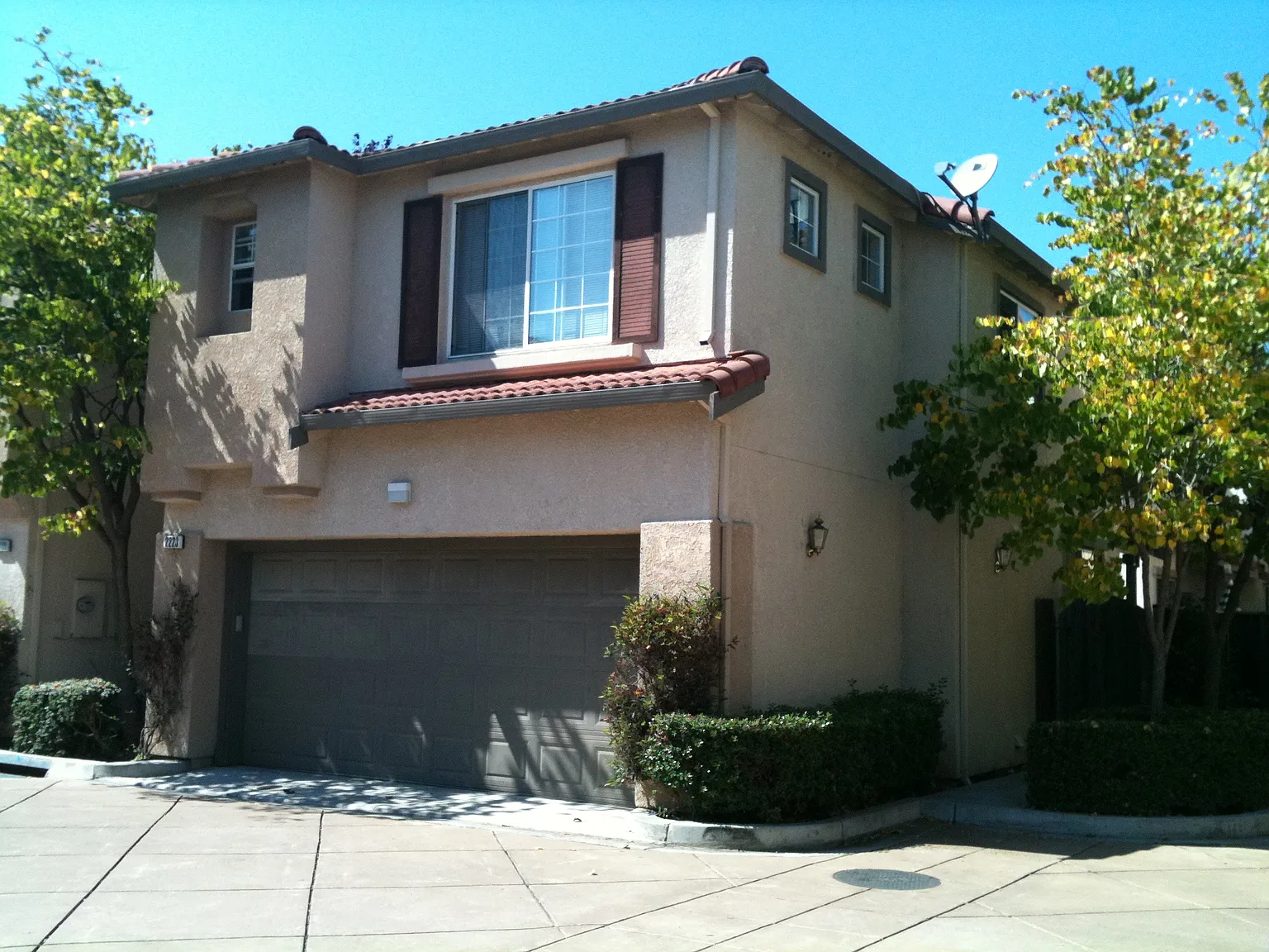 3 bed, 2.5 bath, 1321 sqft, $3,999 — Photo 1