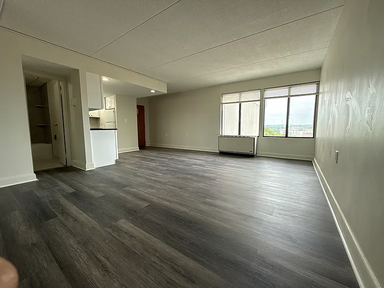 60 Strawberry Hill Ave #418 — Photo 3