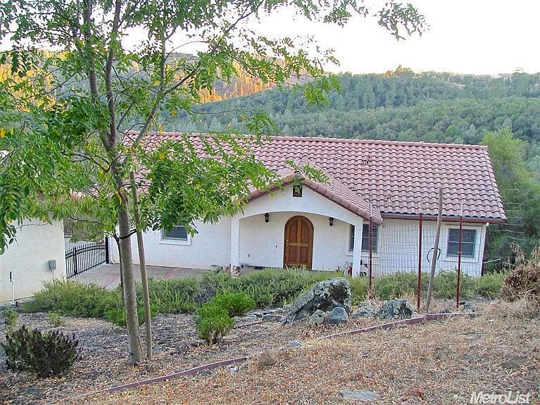 2nd image of 1325 Golf Way