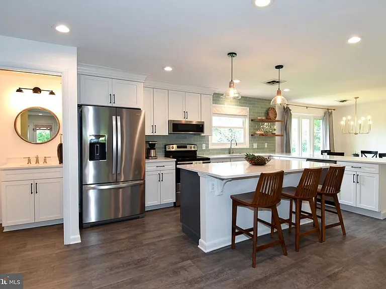 2 Cinnamon Fern Rd — Photo 8