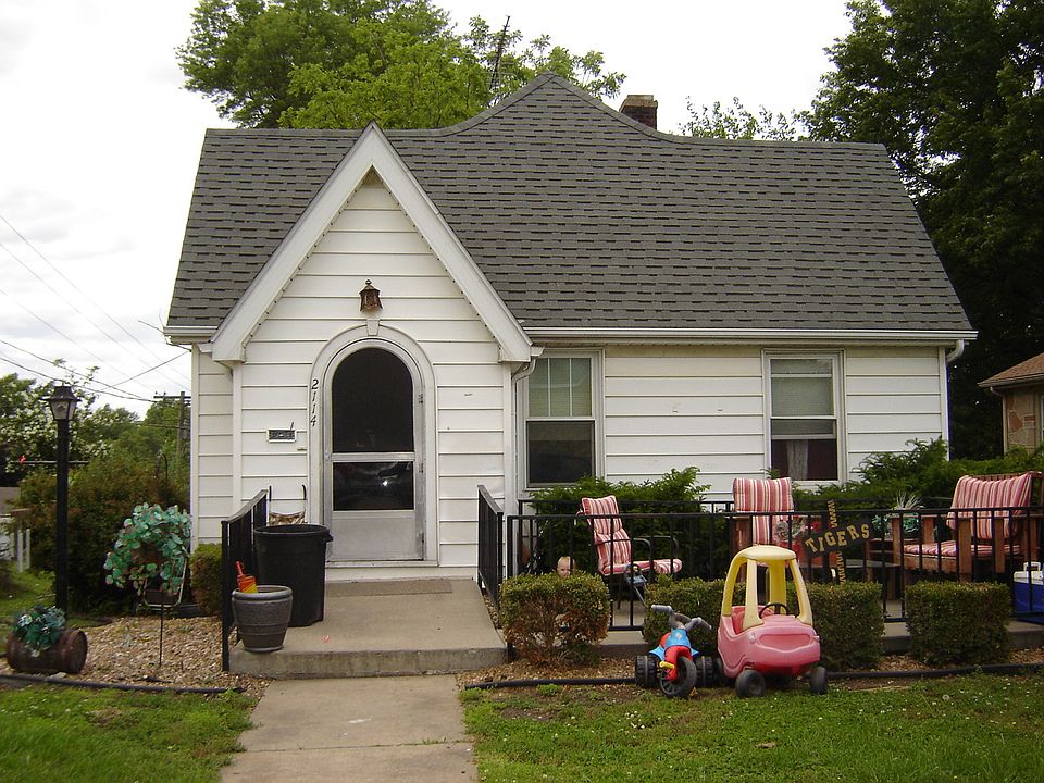 1st image of 2114 Elm St