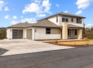 1216 Vine Maple Dr, Klamath Falls, OR 97601