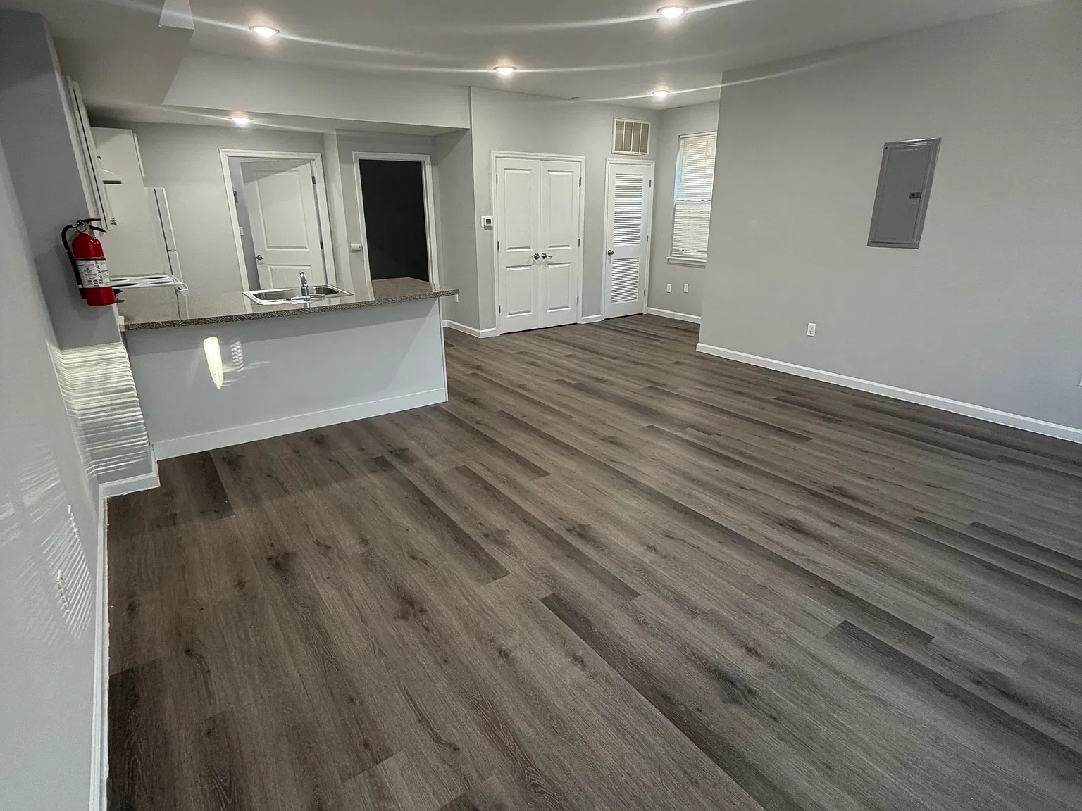 217 Graham Ave — Photo 4
