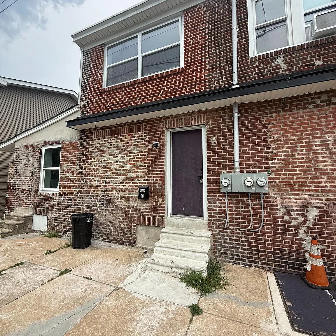 2 bed, 700 sqft, $1,600 — Photo 2