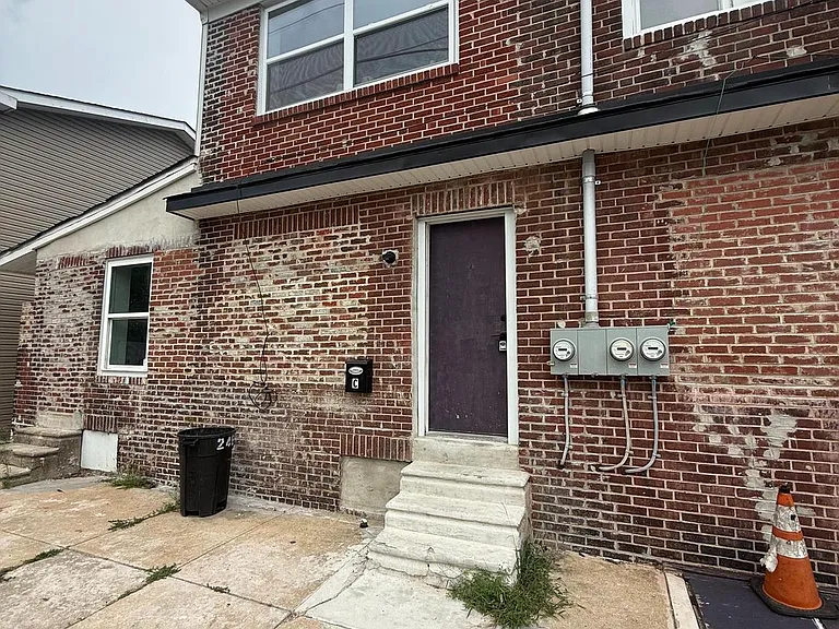 24 Marshall Ave #3 — Photo 2